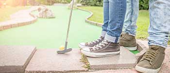 Orlando mini-golf couple 2